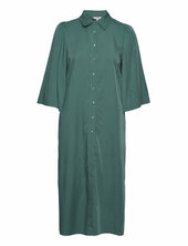 M-akoto Mbym Green