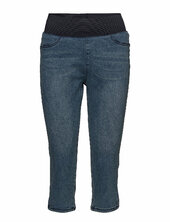 Capri Pants From Freequent In A Lovely Denim Fabric. The Pants Are Simple In The Free/quent Blue