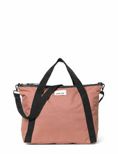 Day Gweneth Re-s Cross Day Et Pink