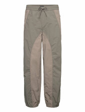Relaxed Panelled Track Trousers Han Kjøbenhavn Beige