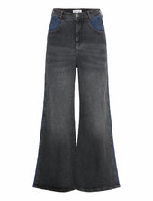 Summie Munthe Grey