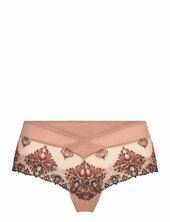 Champs Elysees Revealing Shorty Chantelle Brown