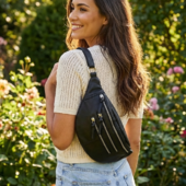 Style Cinta I Ny Opgraderet Variant. Sort M. Lynlåse I Sølv Og Aftagelige Remme. Fed Bestseller Bumbag I Smukt Læder