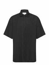 Globe Loose Ss Shirt Les Deux Black
