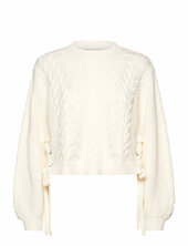 Fabricka Munthe White