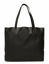 Sanna Saddler Black
