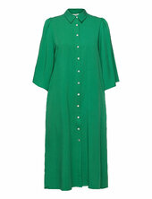 M-akoto Mbym Green
