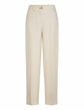 2347 Matte Sheer Tailoring, Tailore Stine Goya Cream